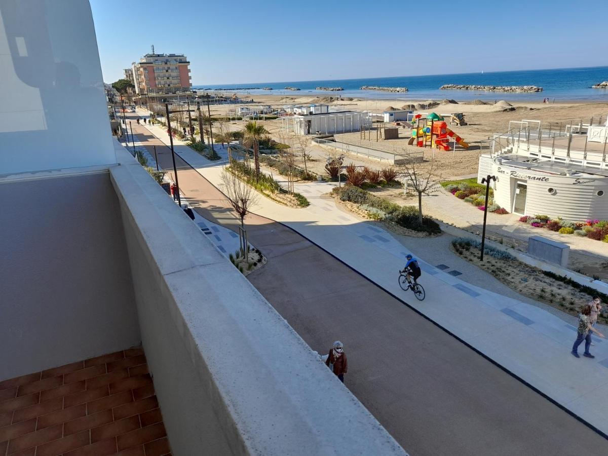 Appartamento Vista Mare Viserbella, Vicissimo Alla Fiera Rimini Exteriör bild