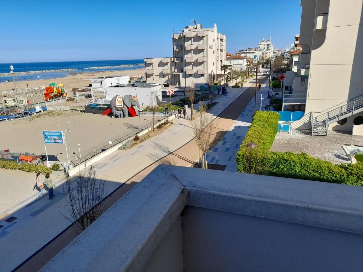 Appartamento Vista Mare Viserbella, Vicissimo Alla Fiera Rimini Exteriör bild